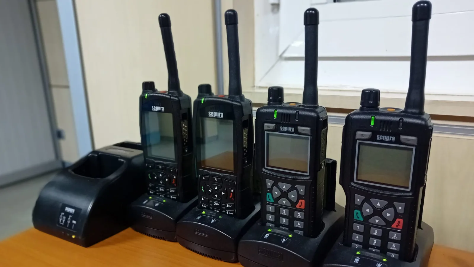 Terminales de radio TETRA de la red de emergencias RESCAT de Cataluña