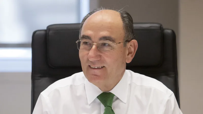 Ignacio Sánchez Galán invierte casi 6 millones de euros en acciones de Iberdrola y refuerza su apuesta por la compañía.