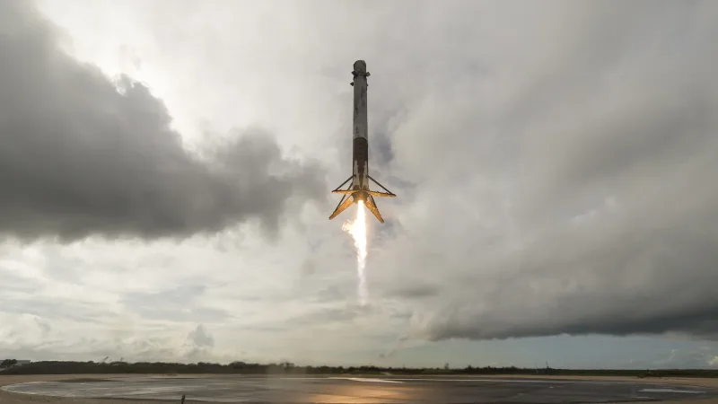 Análisis Fundamental de SpaceX: El Foso Económico que Conquistó el Espacio